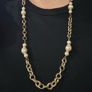 Gold tone Pearl and chain link necklace